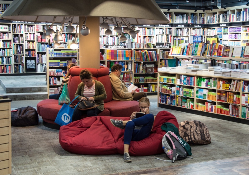 ecommerce-ST RAPHAEL-min_books_bookstore_book_reader_readers_reading_shop_sale_books-849006